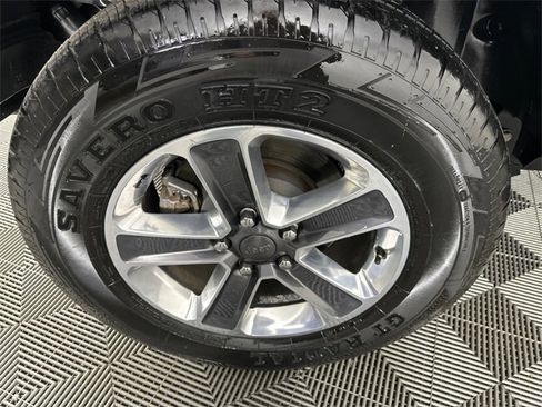 Used 2018 Jeep Wrangler Unlimited Sahara image 11