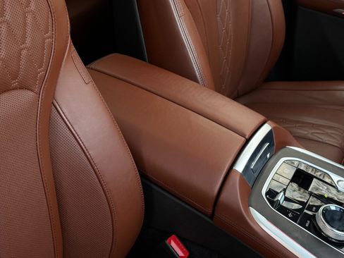 Used 2022 BMW X7 M50i image 39