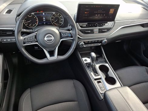 Certified 2024 Nissan Altima 2.5 SV w/ SV Premium Package image 11