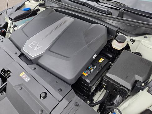 Used 2024 Kia EV6 Light RWD image 27