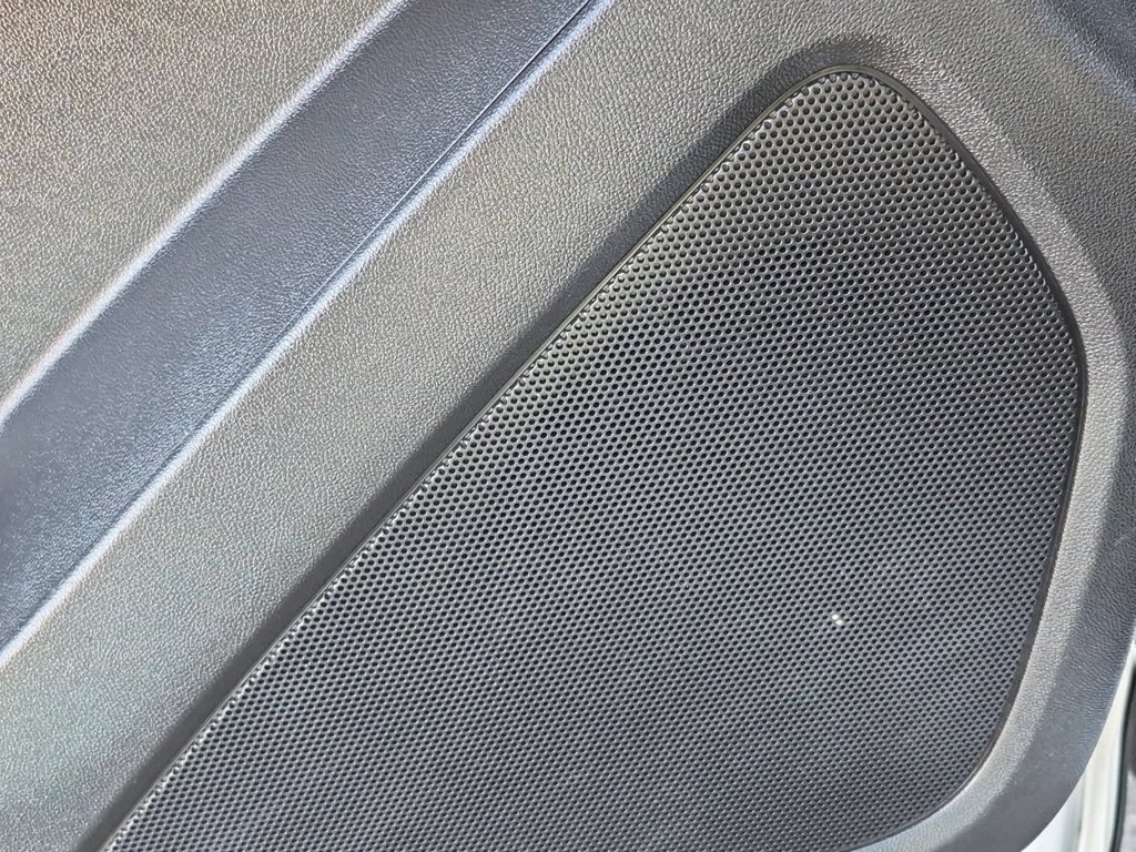 Used 2023 Chevrolet Equinox LT FWD image 24