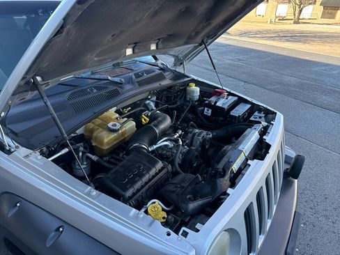 Used 2006 Jeep Liberty Renegade image 26