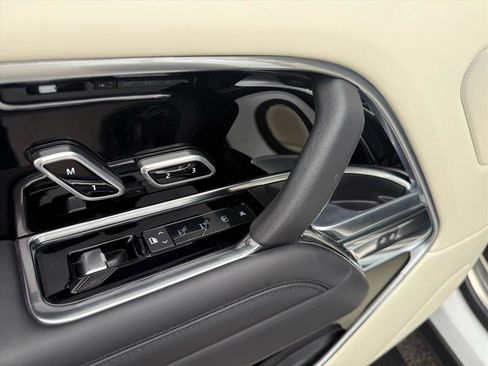 Used 2023 Land Rover Range Rover Long Wheelbase SE image 26