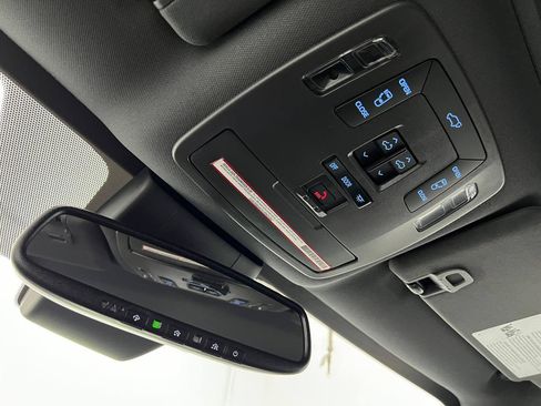 Used 2021 Toyota Sienna XSE AWD/4WD image 25