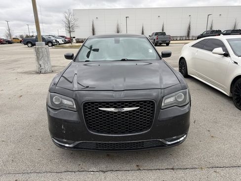 Used 2016 Chrysler 300 S image 2