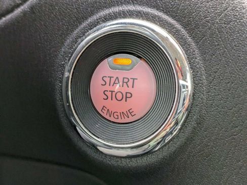 Used 2020 Nissan Pathfinder SV image 41