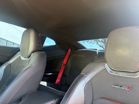Used 2018 Chevrolet Camaro ZL1 RWD image 8