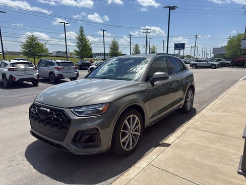 Used 2024 Audi Q5 e Premium Plus AWD/4WD image 7