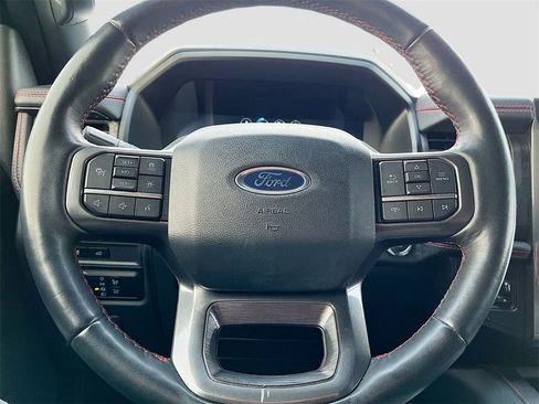 Used 2023 Ford Expedition Limited image 11