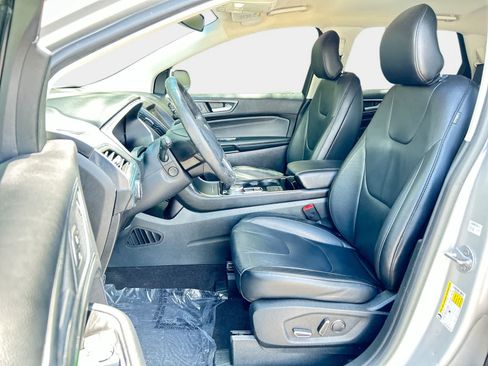 Used 2019 Ford Edge Titanium FWD image 11