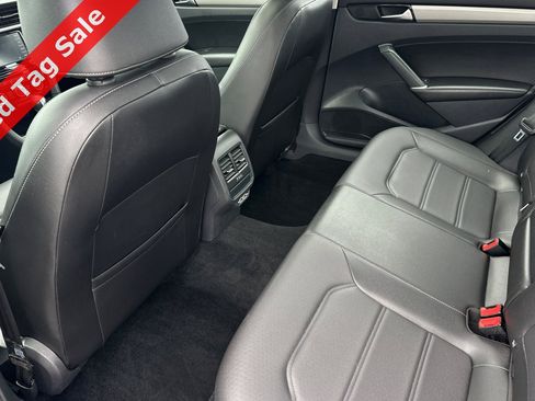 Certified 2022 Volkswagen Passat 2.0T SE image 13