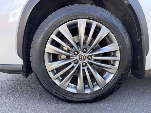 Used 2020 Toyota Highlander Platinum AWD/4WD image 19
