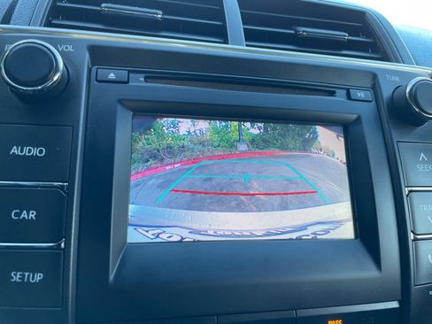 Used 2016 Toyota Camry LE image 16