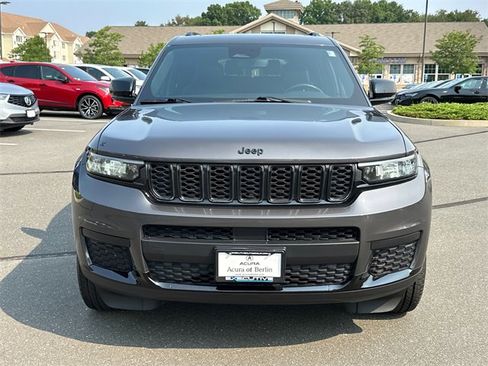 Used 2022 Jeep Grand Cherokee L Laredo image 6
