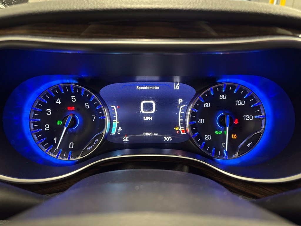 Used 2022 Chrysler Pacifica Pinnacle FWD image 28