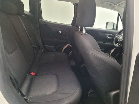 Used 2016 Jeep Renegade Latitude AWD/4WD image 19