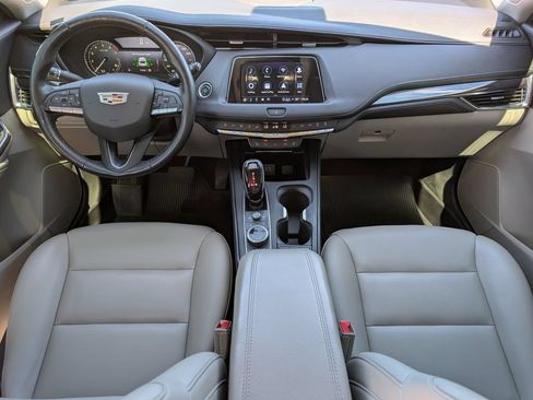 Used 2023 Cadillac XT4 Luxury w/ LPO, Onyx Lite Package AWD/4WD image 19