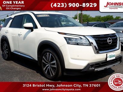 Used 2023 Nissan Pathfinder Platinum w/ Cargo Package