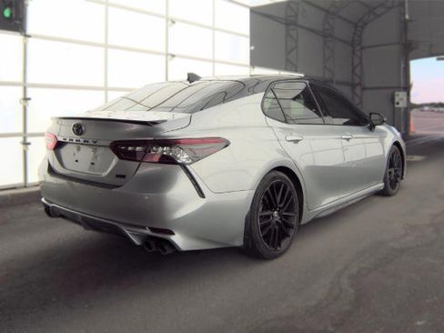 Used 2022 Toyota Camry XSE w/ Navigation Package FWD image 5