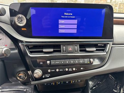 Certified 2025 Lexus ES 300h Ultra Luxury image 25