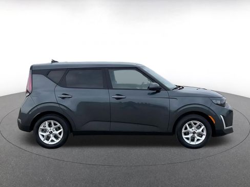 Used 2025 Kia Soul LX w/ LX Technology Package image 16