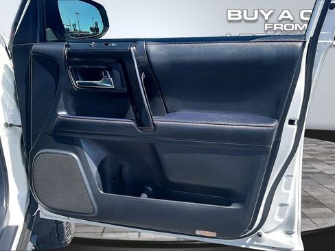 Used 2020 Toyota 4Runner Venture w/ Moonroof Package AWD/4WD image 23