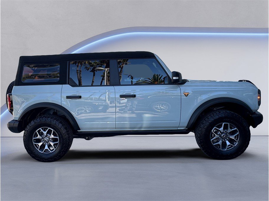 Used 2023 Ford Bronco Badlands AWD/4WD image 7