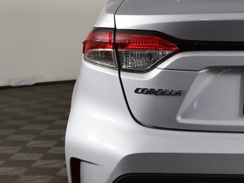Used 2022 Toyota Corolla LE FWD image 12