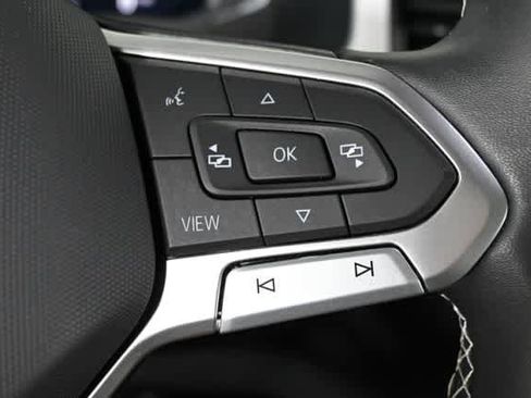 Certified 2023 Volkswagen Atlas Cross Sport SE w/ Panoramic Sunroof Package image 26