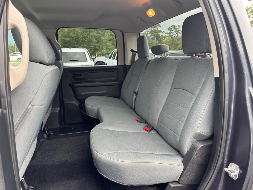 Used 2017 RAM 1500 Express AWD/4WD image 18