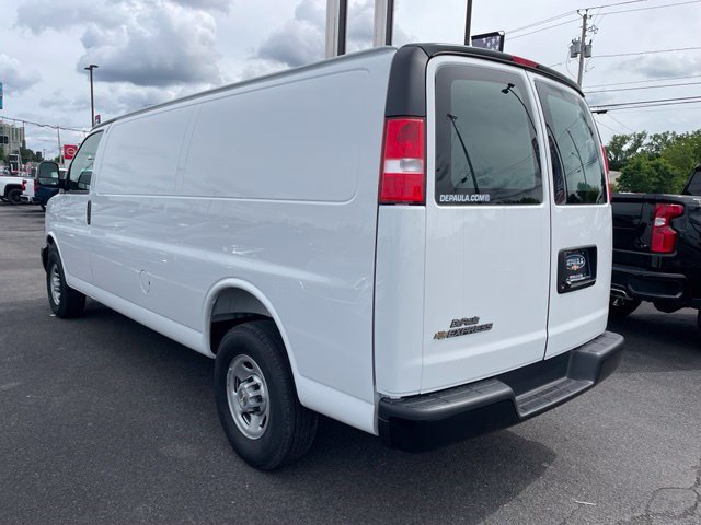New 2026 Chevrolet Express 3500 Extended RWD image 16