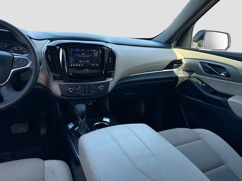 Used 2022 Chevrolet Traverse LS FWD image 22