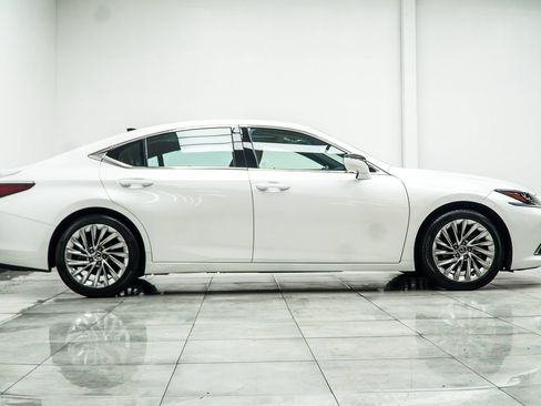 Used 2022 Lexus ES 350 Ultra Luxury w/ Accessory Package 2 FWD image 7