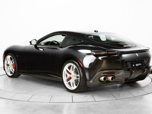 Certified 2021 Ferrari Roma image 5