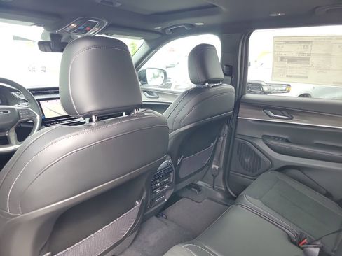 New 2026 Jeep Grand Cherokee L 2WD image 24