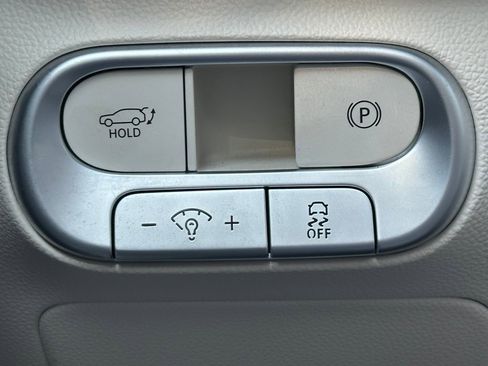 Certified 2024 Genesis GV60 RWD image 31