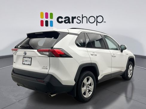 Used 2021 Toyota RAV4 XLE w/ Convenience Package AWD/4WD image 4