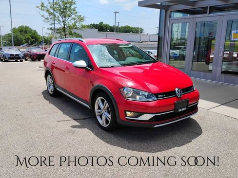 Used 2017 Volkswagen Golf Alltrack S AWD/4WD image 1