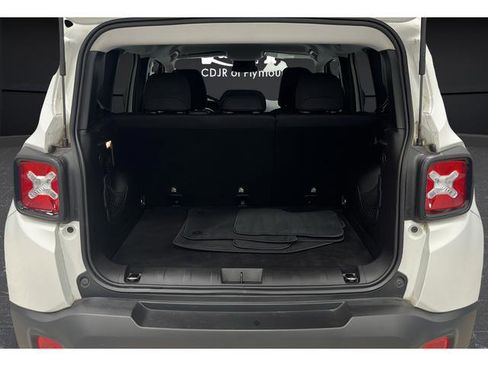 Used 2018 Jeep Renegade Altitude FWD image 26