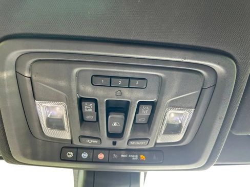 Used 2019 Chevrolet Silverado 1500 High Country w/ High Country Premium Package AWD/4WD image 25