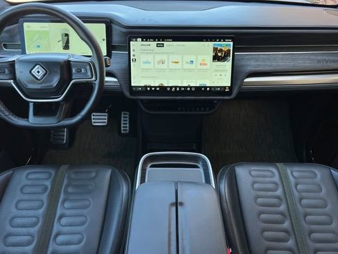Used 2024 Rivian R1S Adventure AWD/4WD image 15