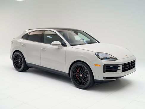 New 2026 Porsche Cayenne S image 7