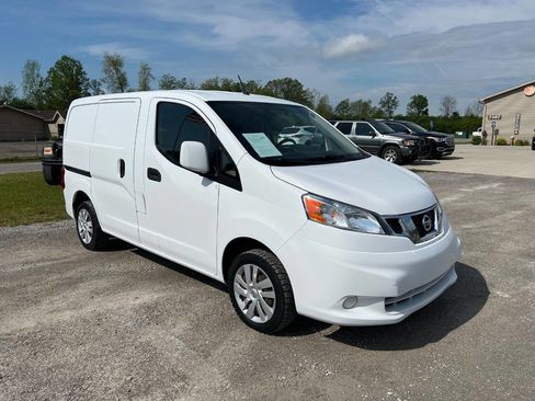 Used 2017 Nissan NV200 SV w/ Back Door Glass Package FWD image 2