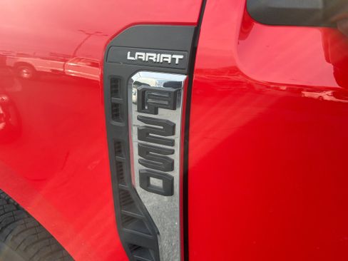 Certified 2023 Ford F250 Lariat w/ Chrome Package image 8