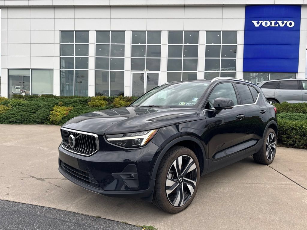 Certified 2025 Volvo XC40 B5 Plus w/ Protection Package Premier AWD/4WD image 26