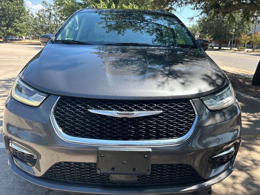Used 2021 Chrysler Pacifica Touring-L FWD image 13