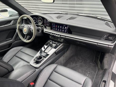 Certified 2023 Porsche 911 Carrera w/ Sportdesign Package image 24