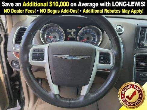 Used 2015 Chrysler Town & Country Touring-L w/ Driver Convenience Group image 23