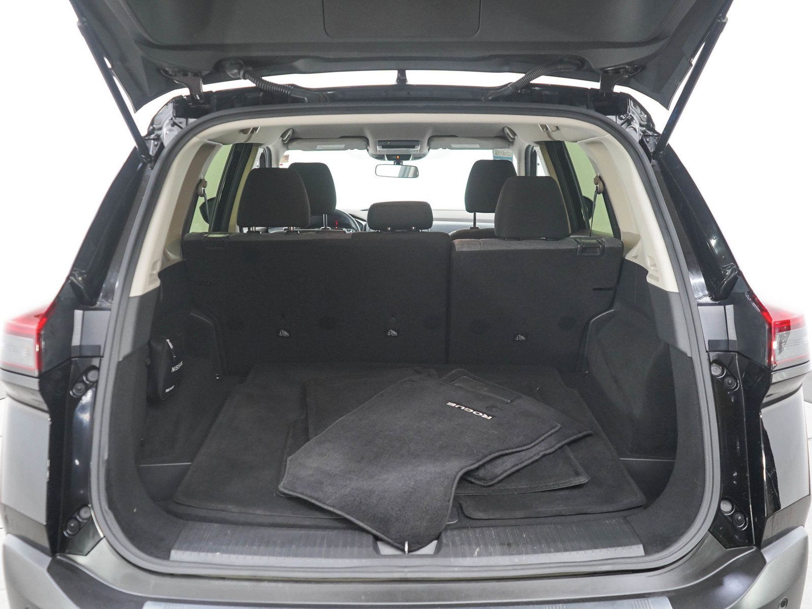 Used 2023 Nissan Rogue SV AWD/4WD image 17