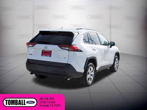 Used 2021 Toyota RAV4 LE image 7
